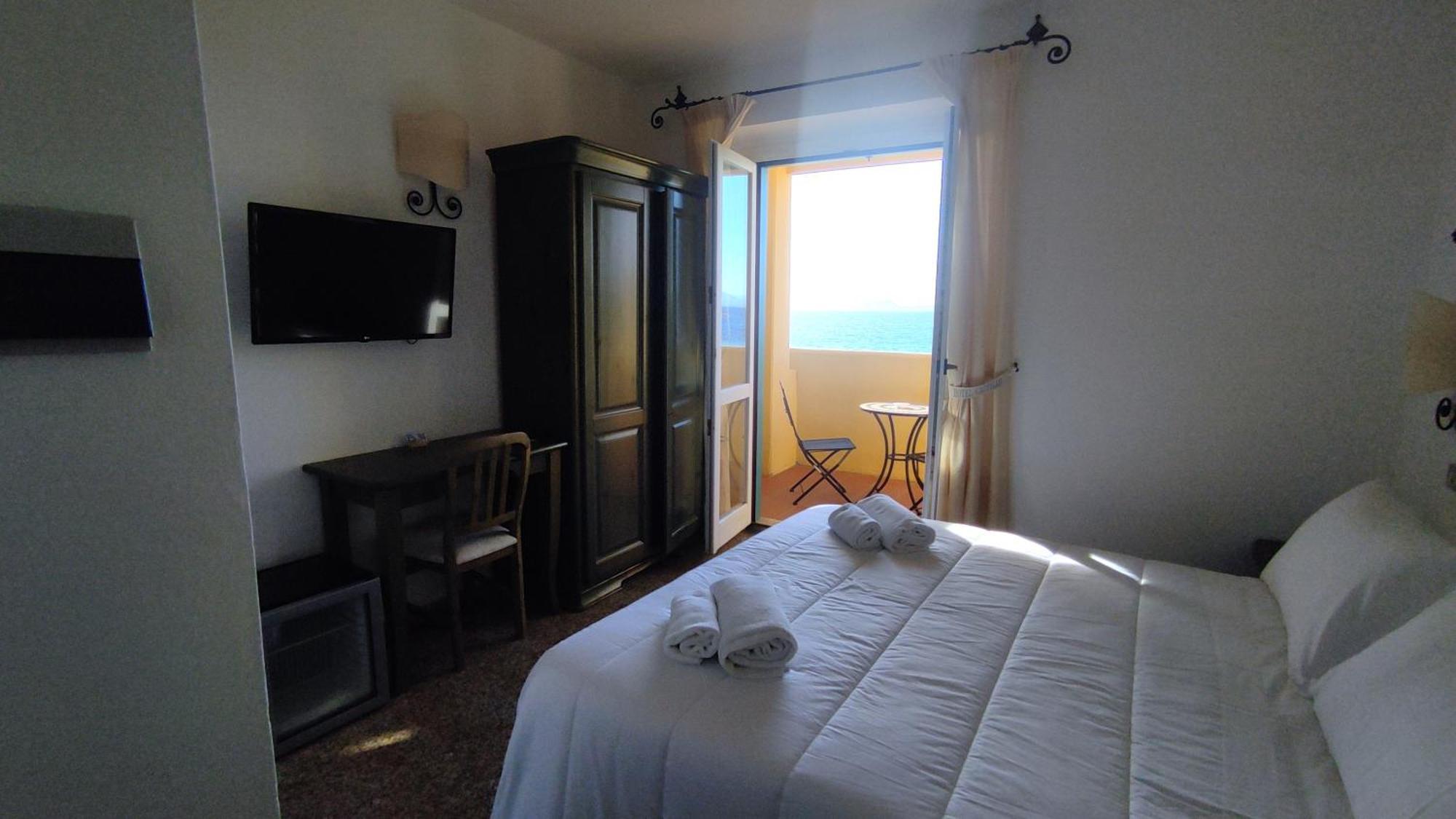 Hotel Castello Golfo Aranci Kültér fotó