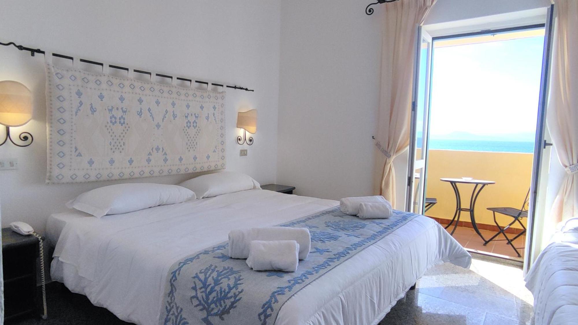 Hotel Castello Golfo Aranci Kültér fotó